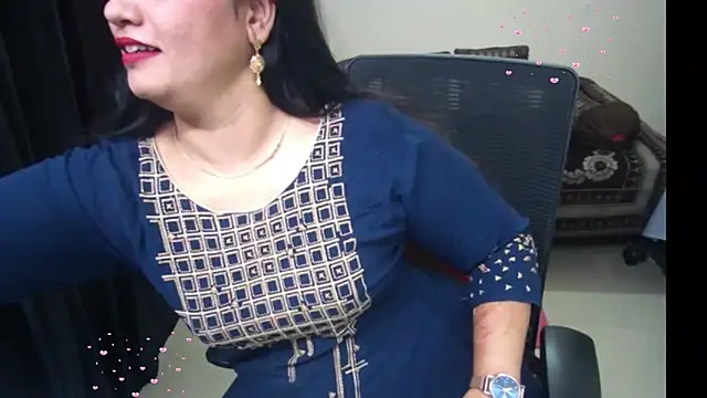 Arushisingh8888 online show from June 3, 2026, 9:54 am