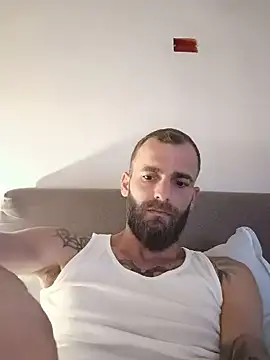Snapshot of Antonio_Vatooo chatting on May 4, 2026, 6:44 pm Antonio Vatooo online show from May 4, 2026, 6:44 pm