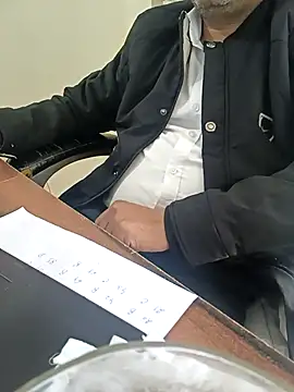 Snapshot of Hot-man39 chatting on December 4, 2025, 9:41 am Hot-man39 online show from December 4, 2025, 9:41 am