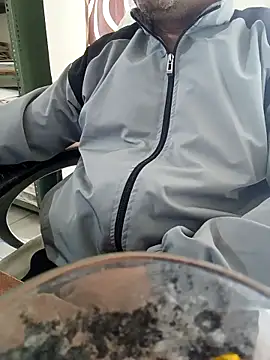 Snapshot of Hot-man39 chatting on February 15, 2026, 7:42 am Hot-man39 online show from February 15, 2026, 7:42 am