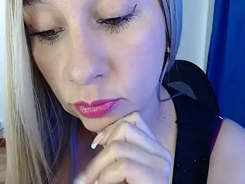 Dana idagiraldo37 online show from January 8, 2026, 1:28 pm