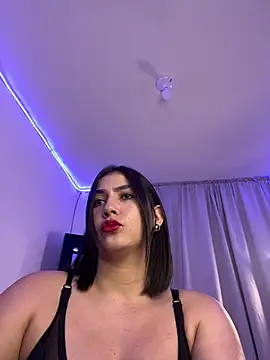 Snapshot of BellaNaye_ chatting on February 22, 2025, 9:56 am BellaNaye online show from February 22, 2025, 9:56 am