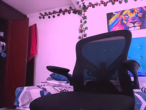 latinhot9631 online show from November 24, 2025, 2:11 am