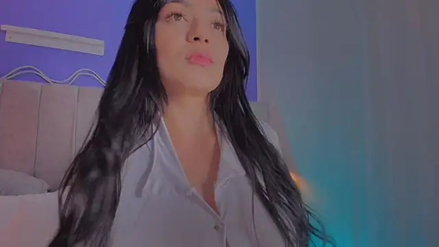 EvaaStevens online show from April 18, 2026, 8:09 pm