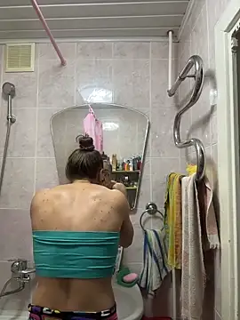 Snapshot of AlisaKissss chatting on November 7, 2025, 7:40 pm AlisaKissss online show from November 7, 2025, 7:40 pm