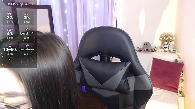 mily thomson b  online show from February 15, 2026, 9:58 pm