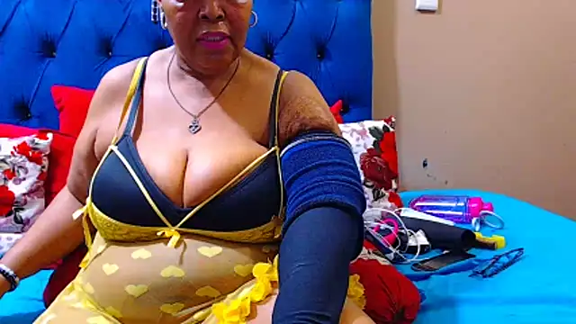 ebonycandy10 online show from October 13, 2025, 5:20 am