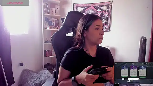 sweetcoralinee online show from October 15, 2025, 3:42 pm