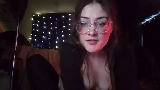 Snapshot of EyaDivine1 chatting on March 29, 2026, 6:53 pm EyaDivine1 online show from March 29, 2026, 6:53 pm