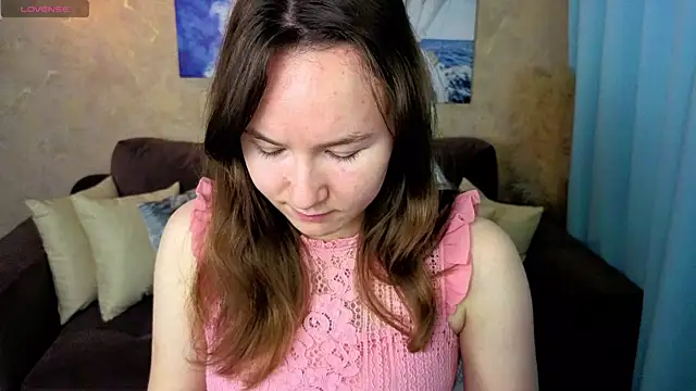 Little doll meow online show from November 26, 2025, 2:55 am