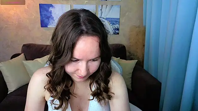 Little doll meow online show from November 19, 2025, 3:17 am