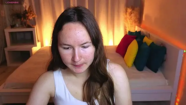 Little doll meow online show from September 22, 2025, 2:50 am