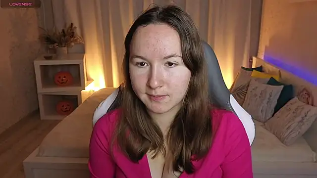 Little doll meow online show from November 11, 2025, 3:01 am