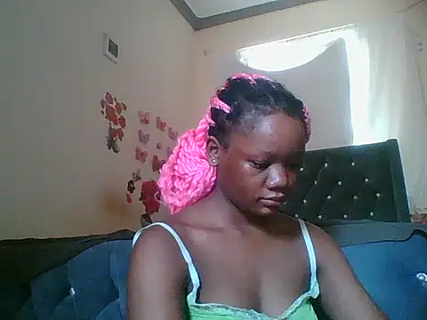 HotJeylee online show from December 16, 2025, 2:10 pm