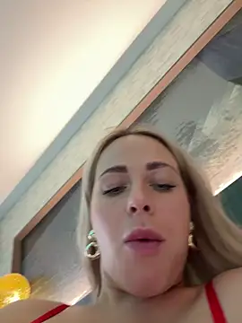Snapshot of streetdoll chatting on March 3, 2025, 7:57 am streetdoll online show from March 3, 2025, 7:57 am