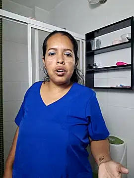 royalgirls x online show from July 3, 2026, 9:10 pm