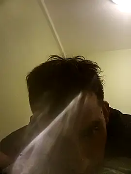 aL3JanDro93 online show from July 4, 2026, 7:48 am