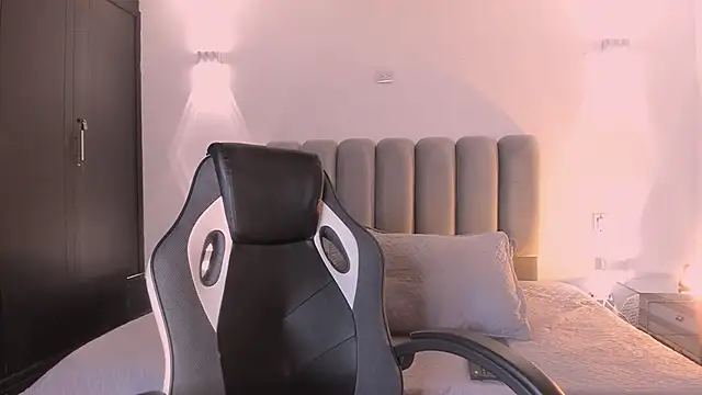 CamilaPreston online show from December 14, 2025, 7:03 am