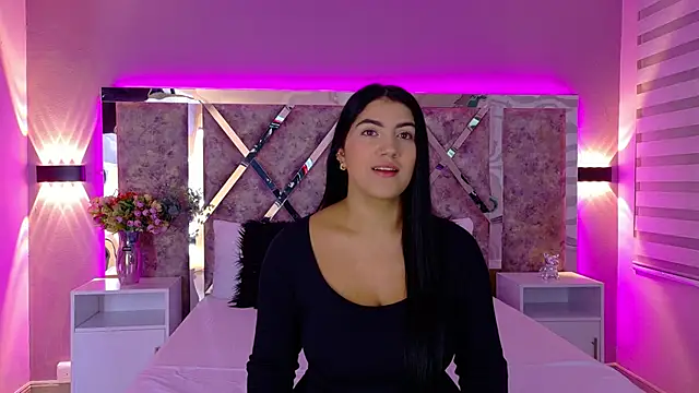 Snapshot of PaulinaDuarte chatting on September 18, 2025, 12:30 pm PaulinaDuarte online show from September 18, 2025, 12:30 pm