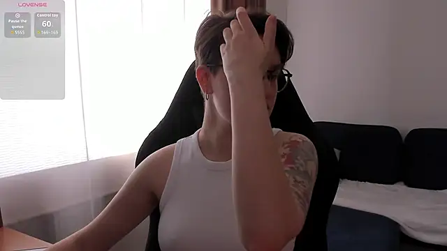 JessieFlower online show from July 25, 2026, 7:49 am