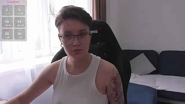 JessieFlower online show from June 25, 2026, 8:08 am