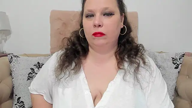 KarolineJoyy online show from February 15, 2026, 7:57 pm