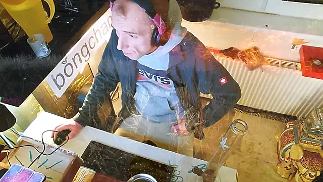 BongChannel online show from February 1, 2025, 10:23 pm