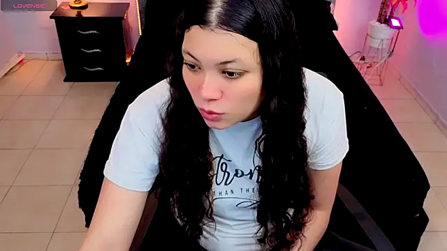 Lana stone  online show from October 23, 2025, 3:16 am