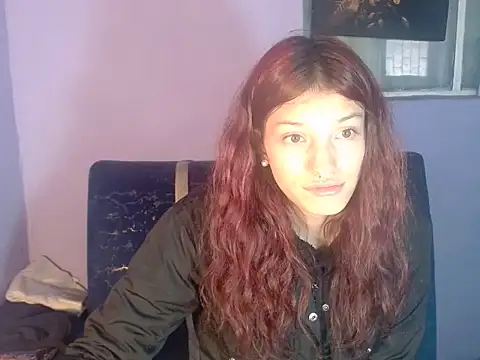 Snapshot of Emma-Wilson chatting on August 3, 2026, 6:25 pm Emma-Wilson online show from August 3, 2026, 6:25 pm