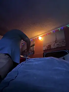 bigdickgio6923 online show from April 5, 2026, 2:51 am