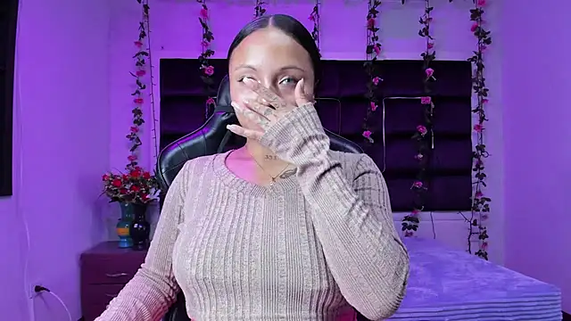 sweelanna   online show from December 17, 2025, 2:05 am