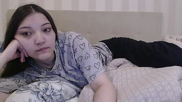 AlisaDevis online show from May 23, 2026, 5:06 am
