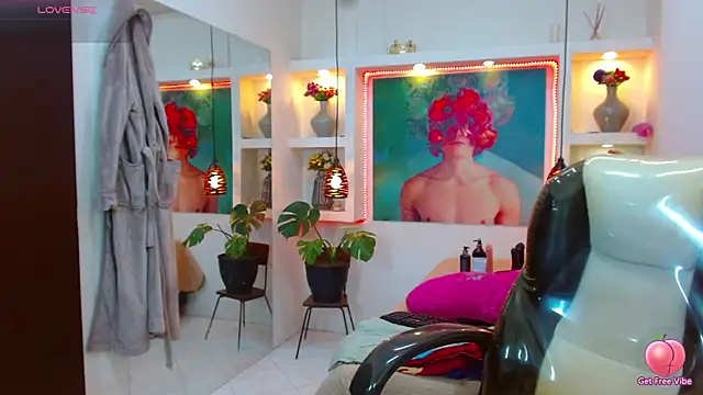 lorenapinto online show from November 5, 2025, 2:36 am