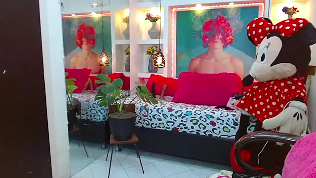 lorenapinto online show from September 10, 2025, 11:53 am