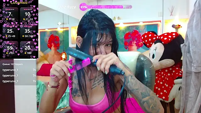 lorenapinto online show from October 13, 2025, 11:27 pm