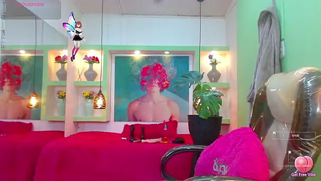 lorenapinto online show from December 3, 2025, 1:28 am