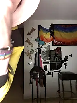 freyamoret online show from December 3, 2025, 4:50 pm