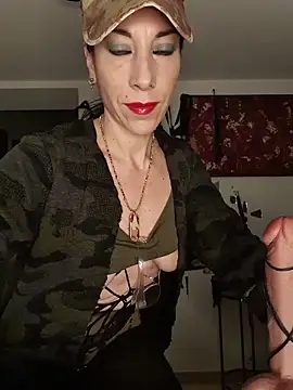 freyamoret online show from May 15, 2026, 1:47 am