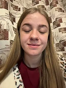 candy maggie online show from December 2, 2025, 7:48 pm