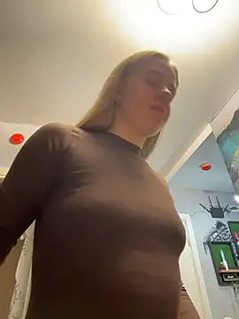 candy maggie online show from November 16, 2025, 7:40 pm