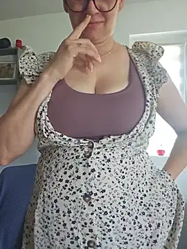 Snapshot of KristenVega chatting on July 15, 2026, 8:54 am KristenVega online show from July 15, 2026, 8:54 am