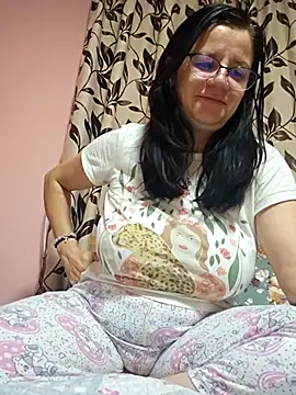 Snapshot of KristenVega chatting on October 3, 2025, 7:21 am KristenVega online show from October 3, 2025, 7:21 am
