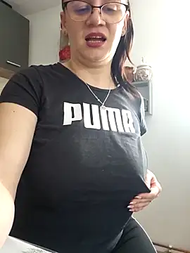 KristenVega online show from December 15, 2025, 10:21 am