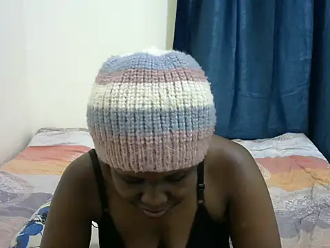 Snapshot of Kariselle- chatting on March 10, 2025, 6:01 pm Kariselle- online show from March 10, 2025, 6:01 pm