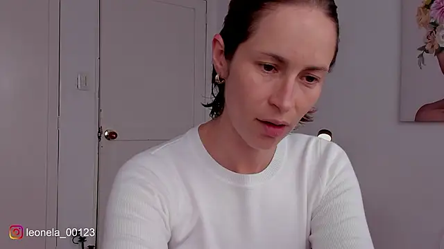 cuddlingbunny online show from February 14, 2026, 6:52 pm