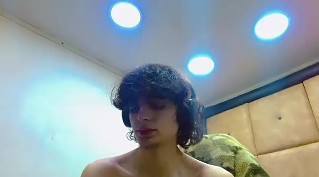 Sr BonnyEthan online show from February 21, 2025, 1:33 pm