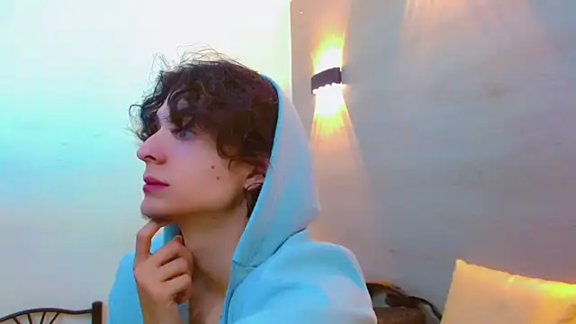 Sr BonnyEthan online show from October 15, 2025, 2:03 pm