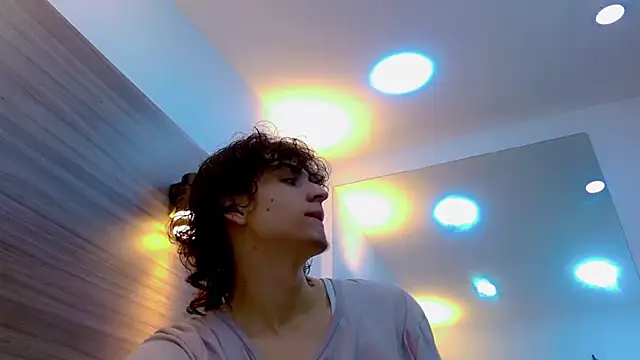 Sr BonnyEthan online show from March 19, 2026, 12:49 pm