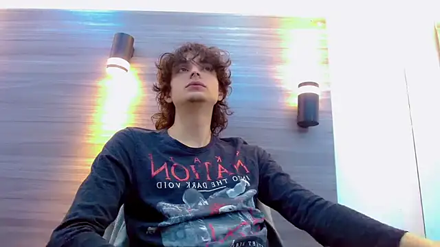 Sr BonnyEthan online show from April 15, 2026, 1:04 pm