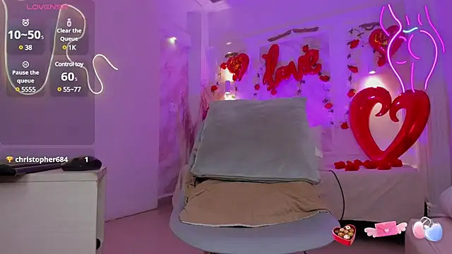 Snapshot of NastassjaCandy chatting on February 13, 2025, 10:11 pm NastassjaCandy online show from February 13, 2025, 10:11 pm